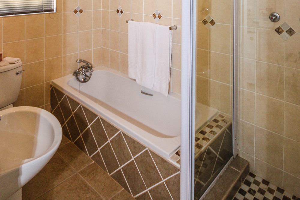 @47 Guesthouse, Summerstrand, Port Elizabeth - Taxco Bathroom